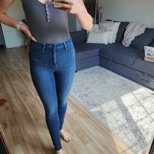 A&F Hollister Jeans (Ultra High Rise Jean Legging)